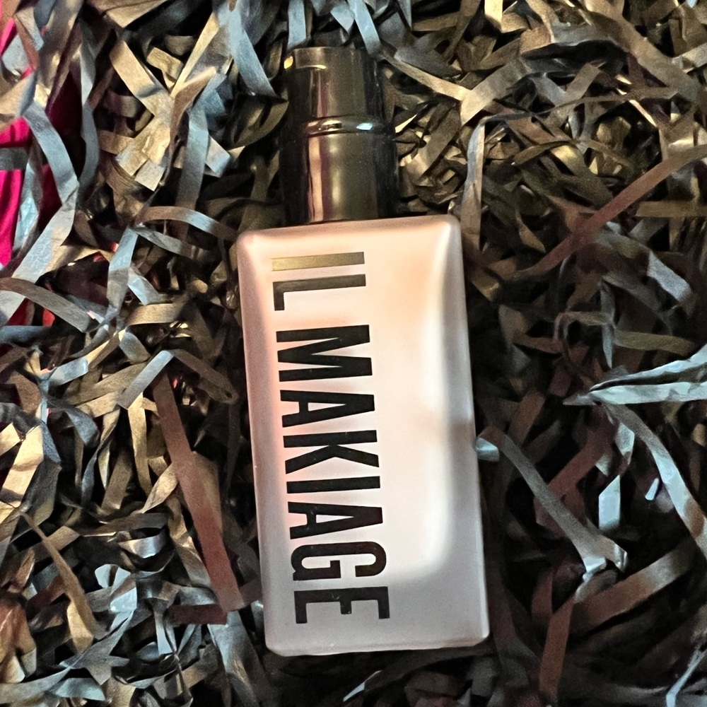 IL Makiage Woke Up Like This Foundation| 010